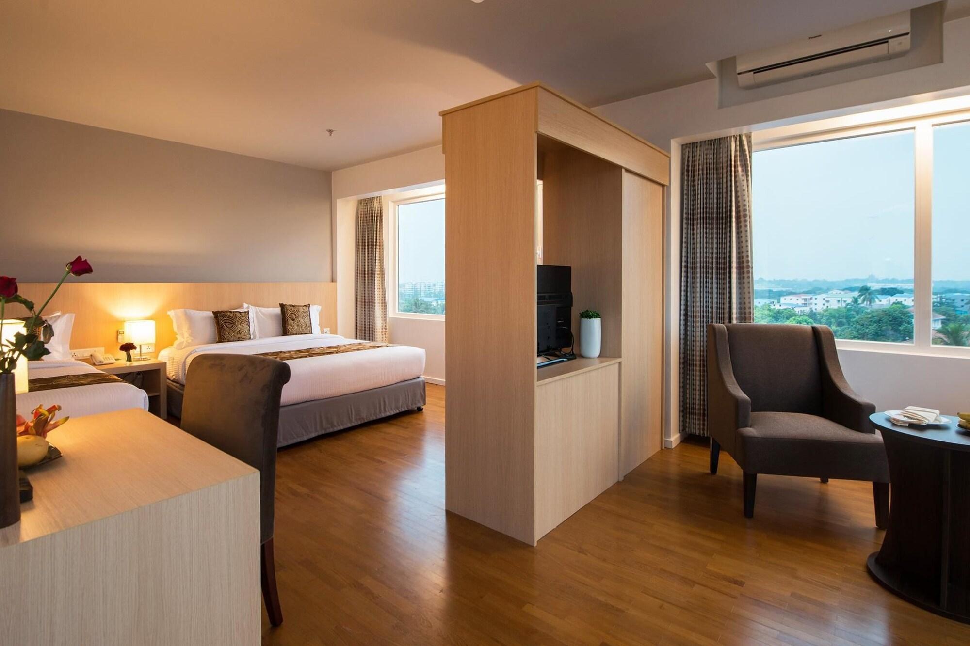 Wyne Hotel Yangon Exteriör bild