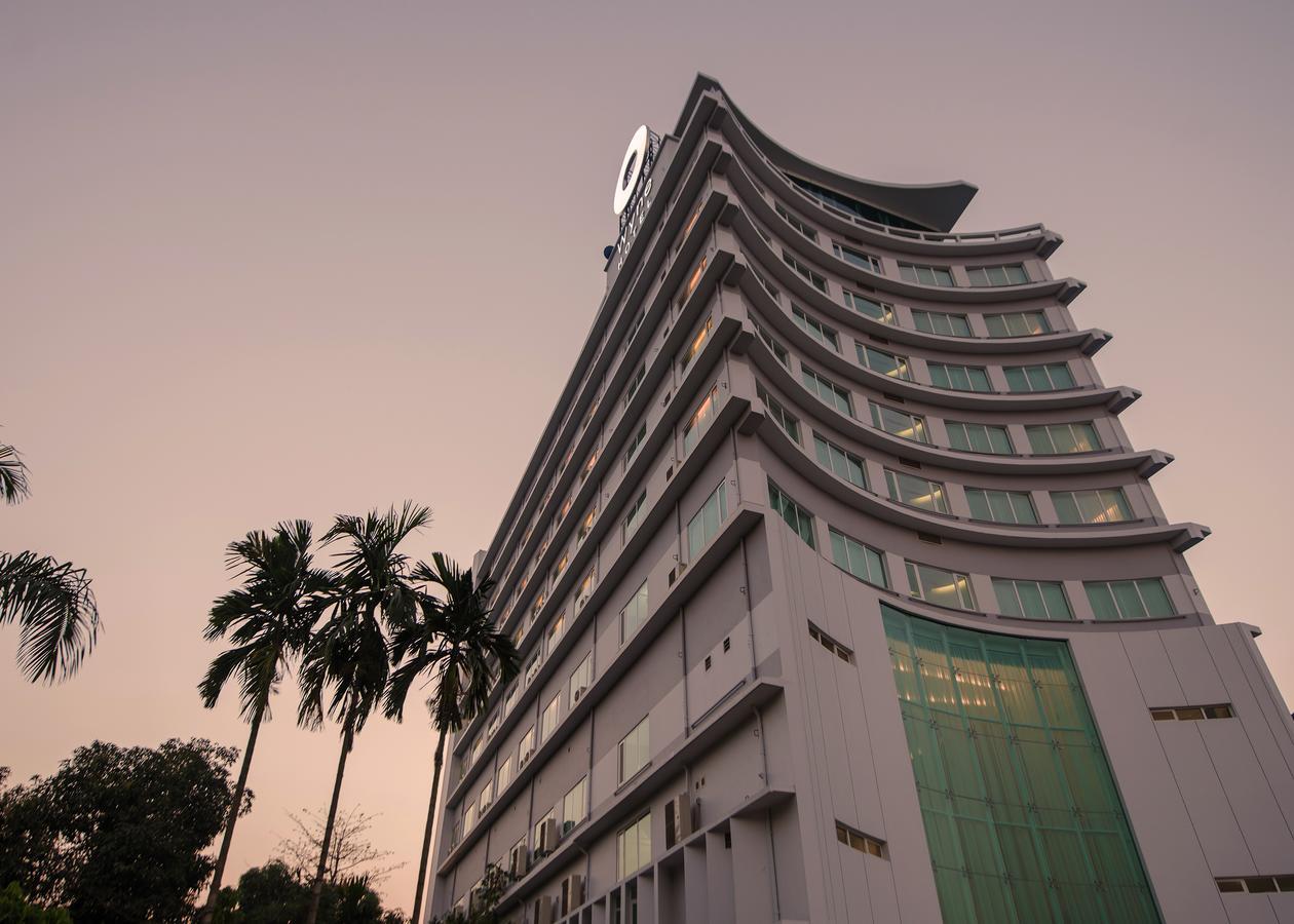 Wyne Hotel Yangon Exteriör bild