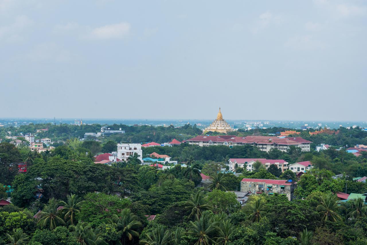 Wyne Hotel Yangon Exteriör bild